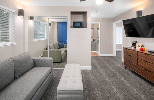Tahoe City Hotel | The Inn at Boatworks