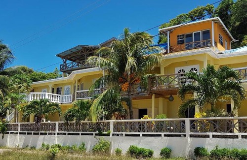 Clifton Hotel | The Islander's Inn