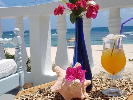 Clifton Hotel | The Islander's Inn