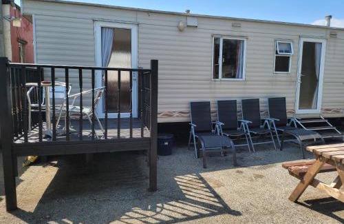 Tadcaster Bed & Breakfast | The Jackdaw B&B SELF CATERING STATIC CARAVAN FREE BREAKFAST SUPPLIED