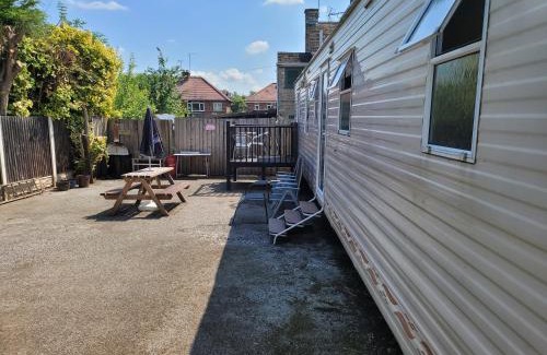 Tadcaster Bed & Breakfast | The Jackdaw B&B SELF CATERING STATIC CARAVAN FREE BREAKFAST SUPPLIED