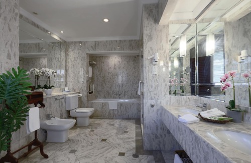 Downtown Kota Kinabalu Hotel | The Jesselton Hotel