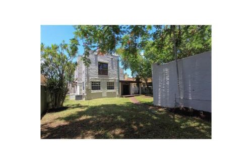 Coral Way House | The Jewel of Little Havana