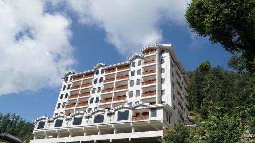 Mundaghat Hotel | The Jungle Mountain Retreat