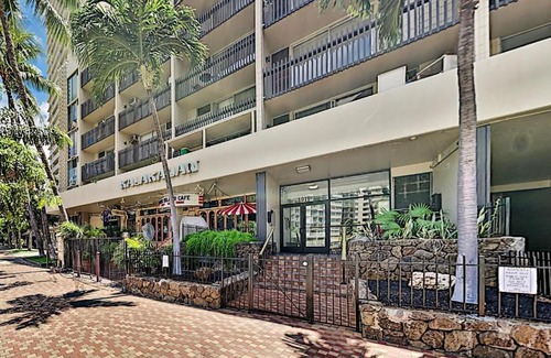 Waikiki Hotel | The Kalakauan
