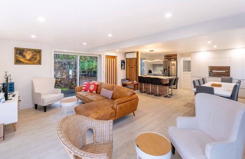 Waiheke Island Villa | The Kingfisher House - Oneroa