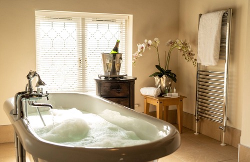 Cardington Hotel | The Kingfisher Pub and Hotel