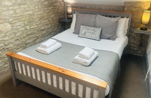 Stow-on-the-Wold Hotel | The Kings Arms Hotel