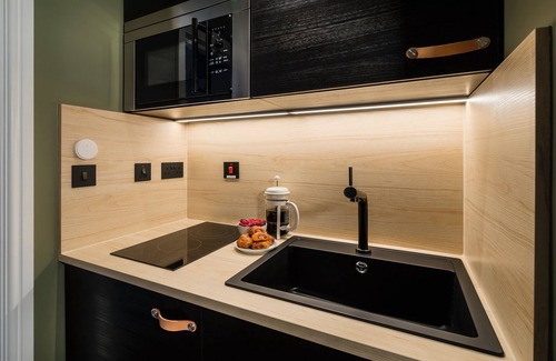 Kensington Apartment | The Knaresborough by Aura Collection