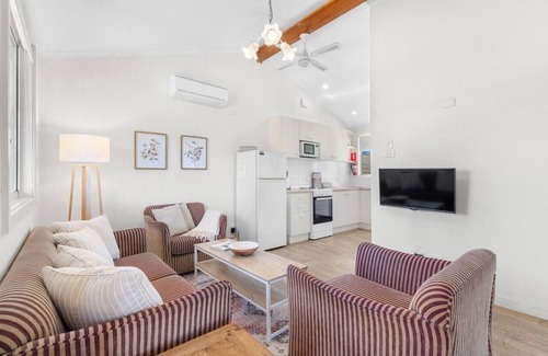 Lovedale Cottage | The Kookaburra Cottage