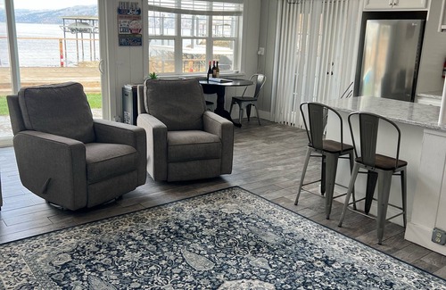 Soda Bay House | The Lake Cottage on Soda Bay-Pet Friendly, Private Deck, Dock & Kayaks