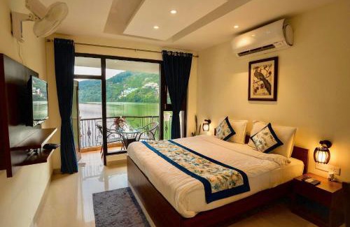 Bhimtal Hotel | The Lake Hill