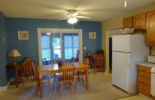 Eutawville House | The Lake House at Turtle Cove: Cozy relaxing lake home with dock on wooded lot.