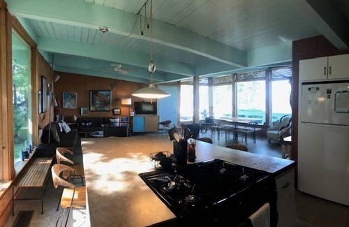 Ludington House | The Lake House - Sleeps 8