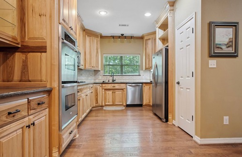 Bismarck House | The Lake Lodge at Remember When Cabins with Hot Tub and outdoor fireplace