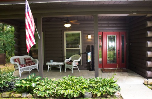 Bismarck House | The Lake Lodge at Remember When Cabins with Hot Tub and outdoor fireplace