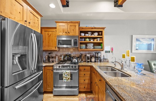 South Snyderville Basin House | The Lakehouse - upgraded Park City UT retreat.
