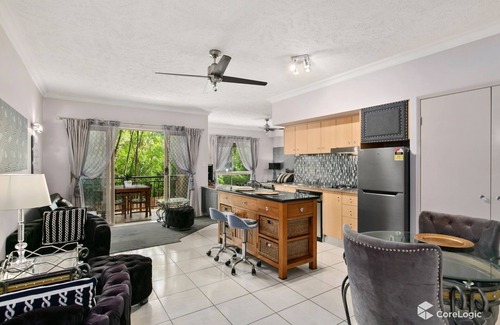 Cairns North Hotel | The Lakes Resort Cairns