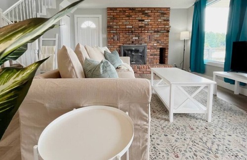 Baysville Cottage | The Lakeside Cottage in Baysville