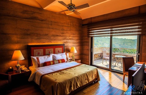 Faridabad Hotel | The Lalit Mangar