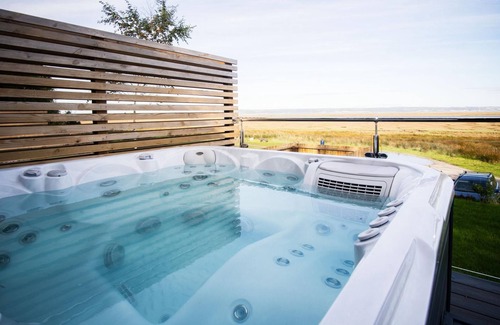 Llangennith Ski Chalet | The Langland Bay Lookout - 1 Bed Cabin - Landimore
