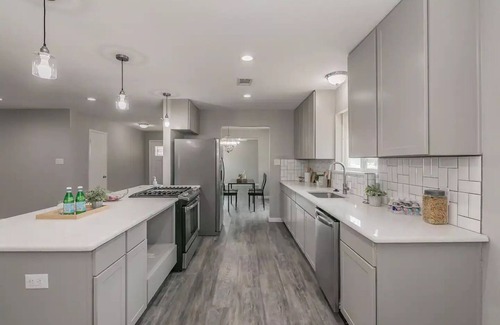 Oak Cliff House | The Larkspur Layover