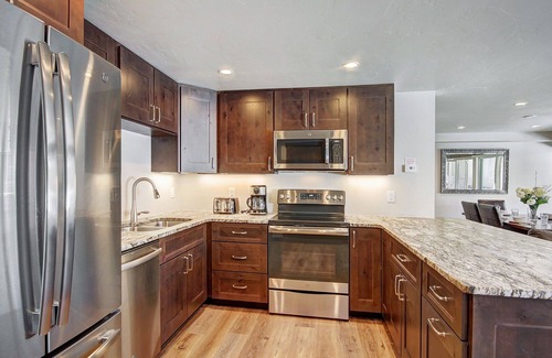 Warrior's Mark Condo | The Lift A102