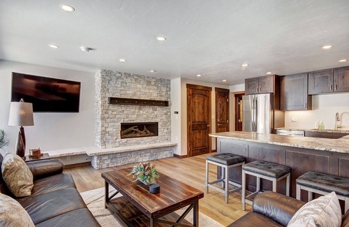 Warrior's Mark Condo | The Lift A102