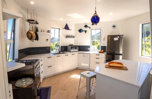 Tata Beach Cottage | The Lighthouse - Ligar Bay Holiday Home