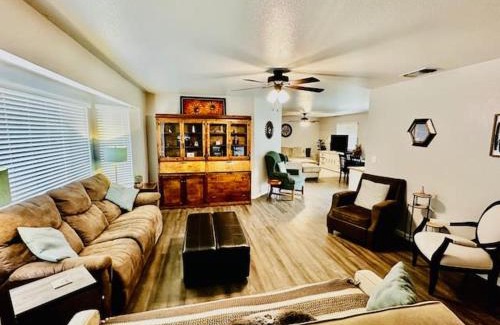 Yosemite Lakes House | The Lighthouse Pet Friendly Hot Tub BBQ Sleeps 11