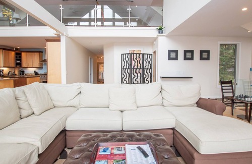 Interlaken House | The Lily Pad: Absolutely Stunning Cayuga Lake House!