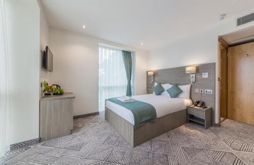 Leyton Hotel | The Lion & Key Hotel