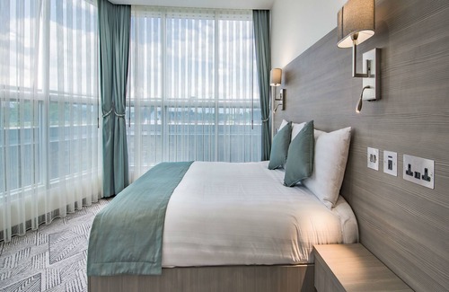 Leyton Hotel | The Lion & Key Hotel