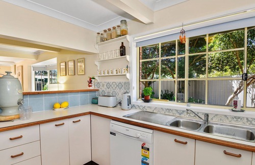 Bateau Bay House | The Little Buddha Retreat