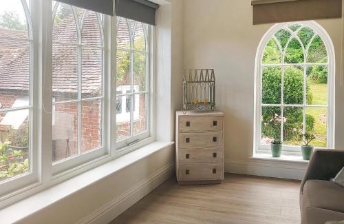 Pulborough House | The Little Cottage