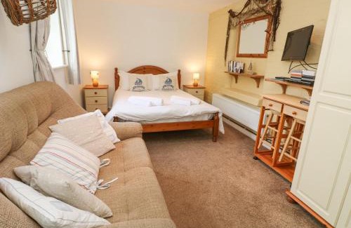 Landewednack House | The Lobster Pot
