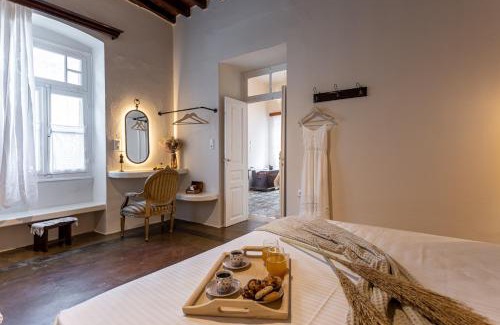 Naxos Apartment | The Locals