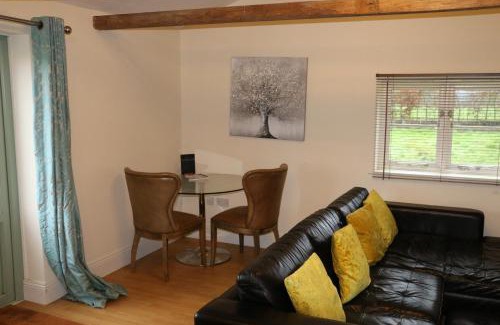 East Harling Apartment | The Lodge - 2 acres of garden with hot tub and fire pit and BBQ