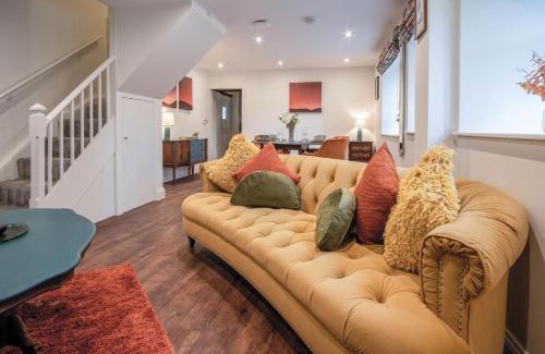Ludchurch House | The Lodge - 2 Bedroom Cottage - Princes Gate