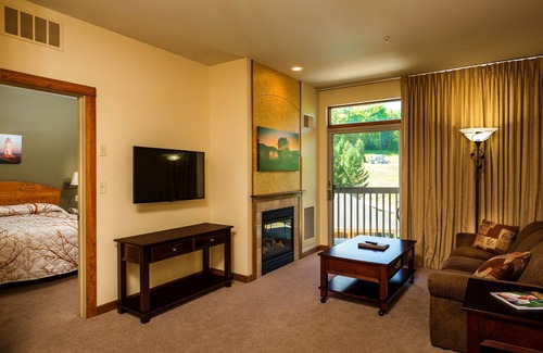 Bellaire Hotel | The Lodge at Cedar River, Shanty Creek Resort