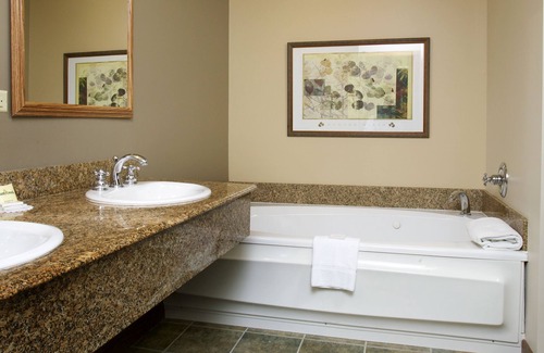 Bellaire Hotel | The Lodge at Cedar River, Shanty Creek Resort