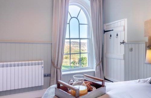 Monmouth House | The Lodge
