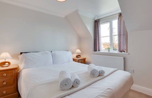 Port Talbot House | The Lodge in the beautiful Margam