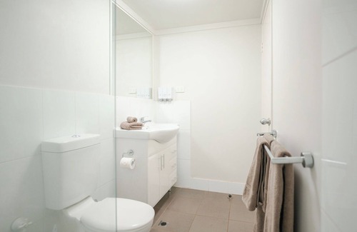 Newman Hotel | The Lodge Motel, Newman