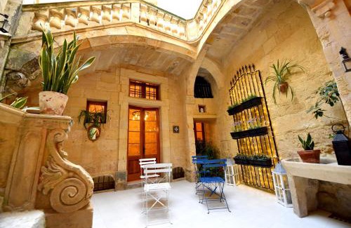 Cospicua Hotel | The Lodge