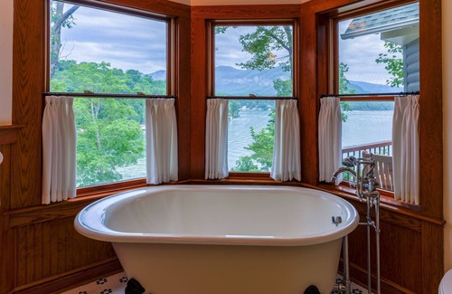 Lake Lure Cabin | The Lodge on Lake Lure