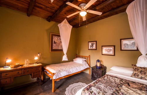 Maruleng Cabin | The Lodge can sleep up to 12 guest at this low rates.