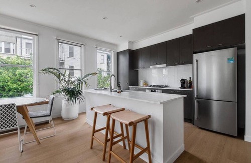 Kensington Apartment | The Loft A Chic City fringe Balcony Hideaway