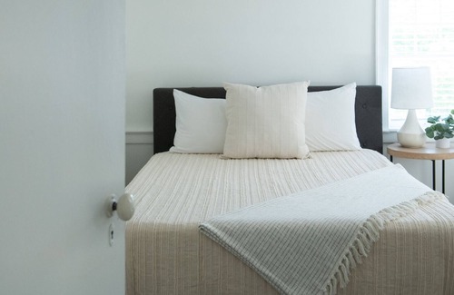 Strasburg Apartment | The Log Cabin at Strasburg "The Pierre"