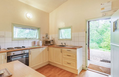 Honiton Cottage | THE LOG CABIN, pet friendly, character holiday cottage in Sheldon